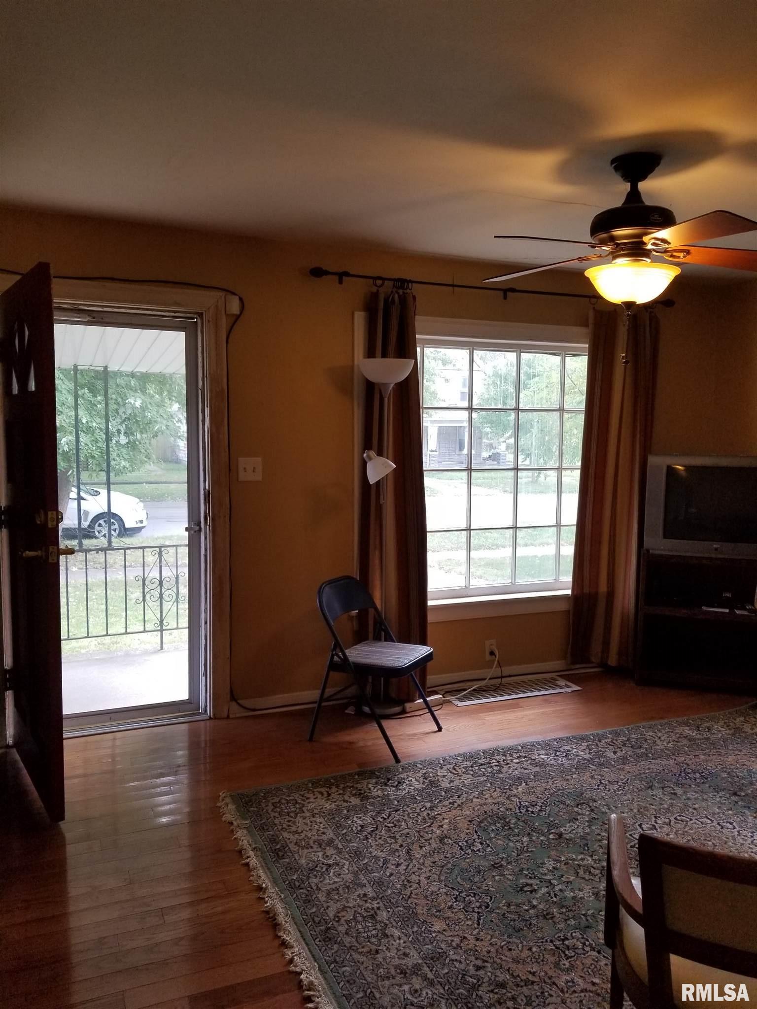 1151 North 7th Street Springfield, IL 62702 - Photo 3 of 19