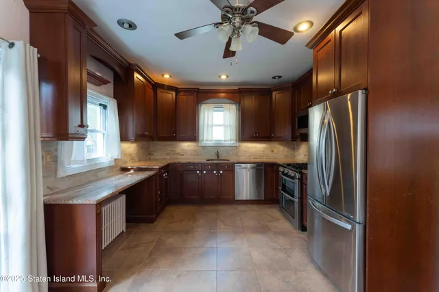 $749,000 | 236 Lee Avenue | Tottenville