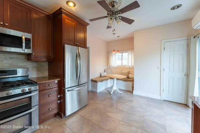 $749,000 | 236 Lee Avenue | Tottenville