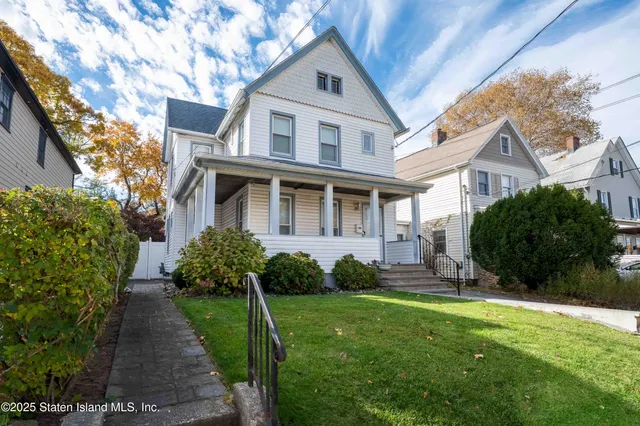 $749,000 | 236 Lee Avenue | Tottenville