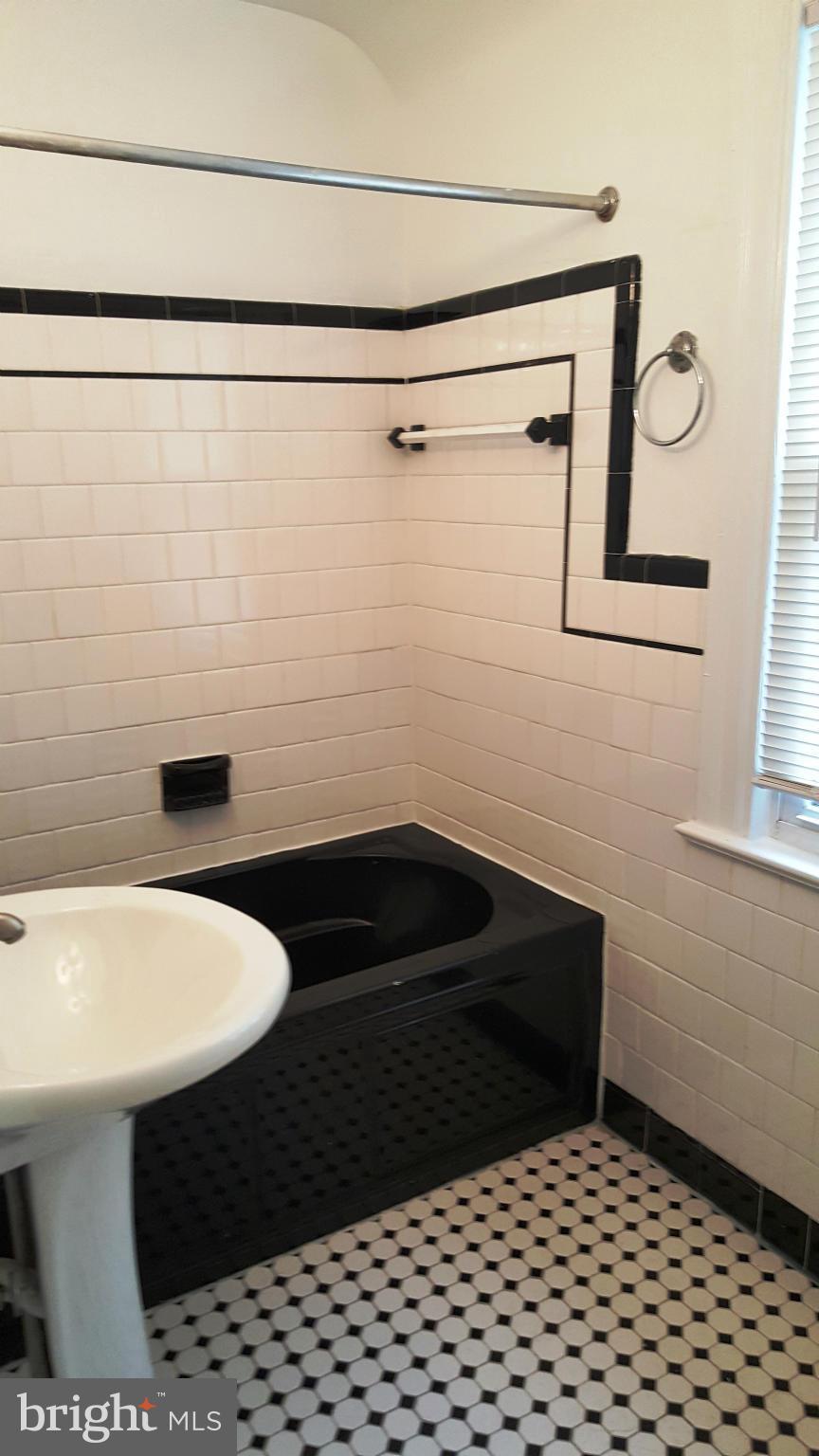 618 Ridge Road Southeast Washington, DC 20019 - Photo 13 of 21 Bath