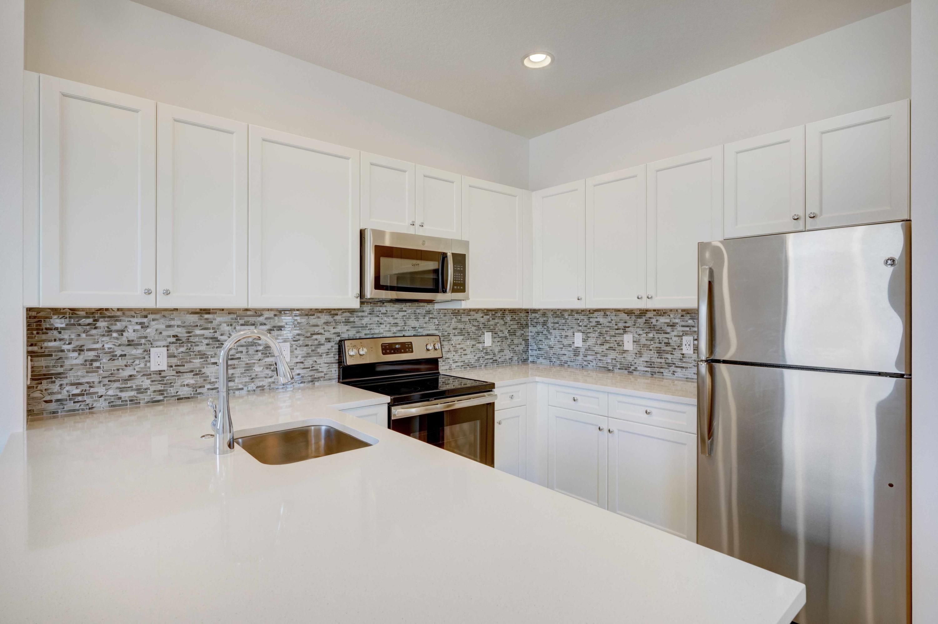 13221 Alton Road Palm Beach Gardens, FL 33418 - Photo 37 of 54 kitchen