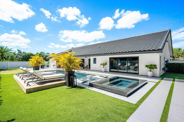 $3,495,000 | 926 Southwest 35th Court, Boynton Beach, FL 33435
