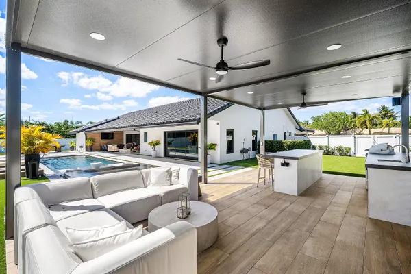 $3,495,000 | 926 Southwest 35th Court, Boynton Beach, FL 33435