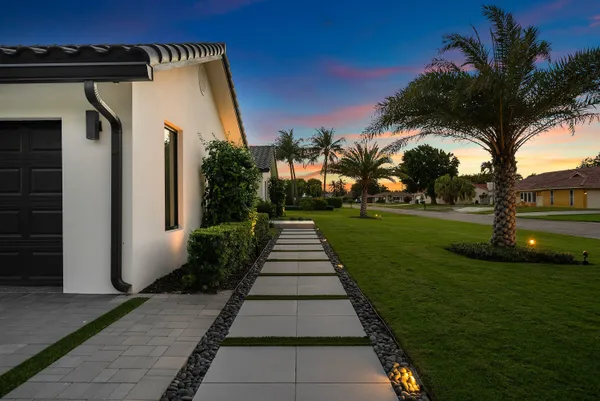 $3,495,000 | 926 Southwest 35th Court, Boynton Beach, FL 33435