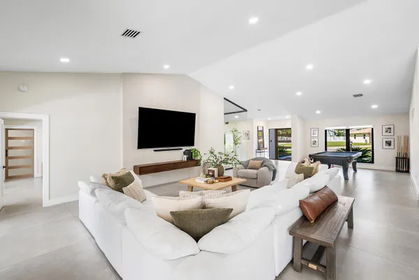 $3,495,000 | 926 Southwest 35th Court, Boynton Beach, FL 33435