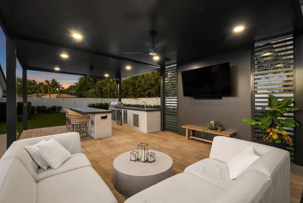 $3,495,000 | 926 Southwest 35th Court, Boynton Beach, FL 33435