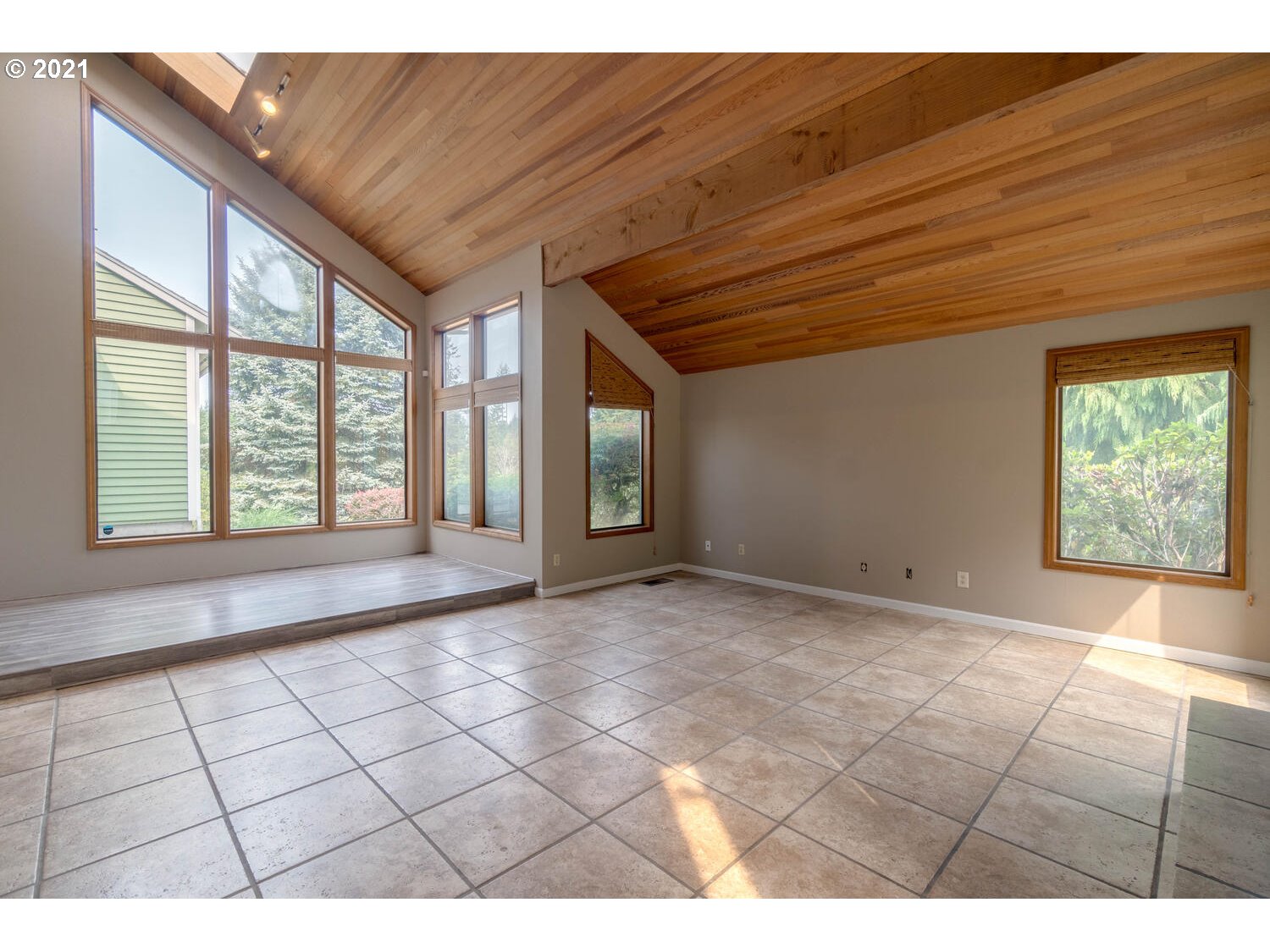 25950 Southeast Sunshine Valley Road Damascus, OR 97089 - Photo 8 of 32 Gallery Image 8