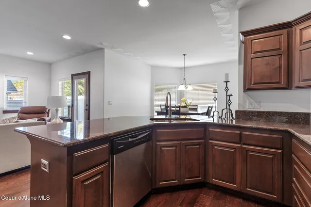 $629,900 | 3260 West Magistrate Loop, Hayden, ID 83835