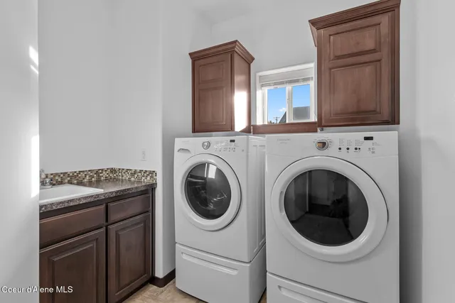 $629,900 | 3260 West Magistrate Loop, Hayden, ID 83835