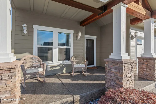 $629,900 | 3260 West Magistrate Loop, Hayden, ID 83835