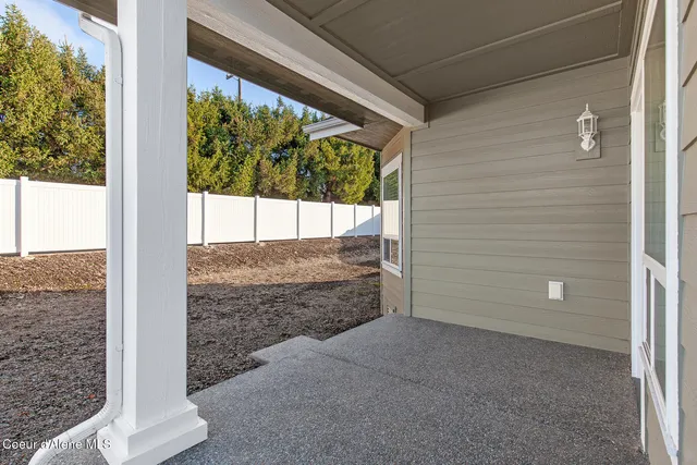 $629,900 | 3260 West Magistrate Loop, Hayden, ID 83835