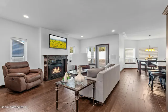 $629,900 | 3260 West Magistrate Loop, Hayden, ID 83835