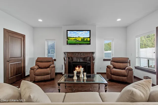 $629,900 | 3260 West Magistrate Loop, Hayden, ID 83835