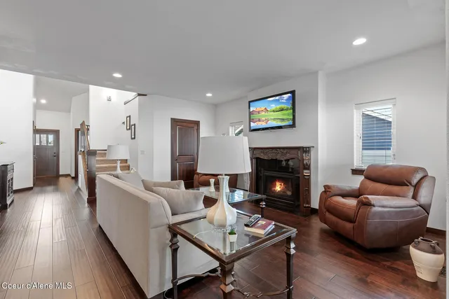 $629,900 | 3260 West Magistrate Loop, Hayden, ID 83835