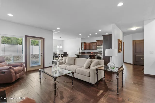 $629,900 | 3260 West Magistrate Loop, Hayden, ID 83835