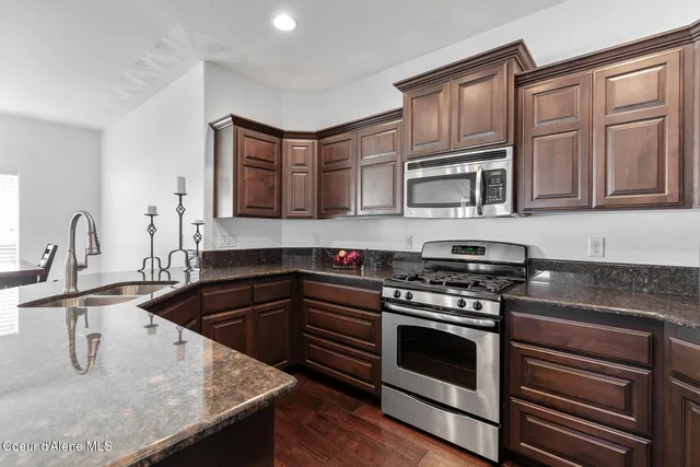 $629,900 | 3260 West Magistrate Loop, Hayden, ID 83835