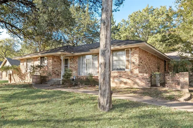 $283,000 | 907 Bow Creek Drive, Duncanville, TX 75116