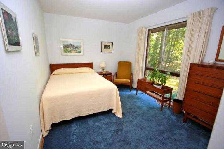 1704 Putter Lane Reston, VA 20190 - Photo 13 of 26 Bedroom #2