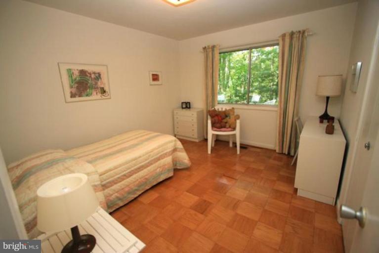 1704 Putter Lane Reston, VA 20190 - Photo 20 of 26 Bedroom #4