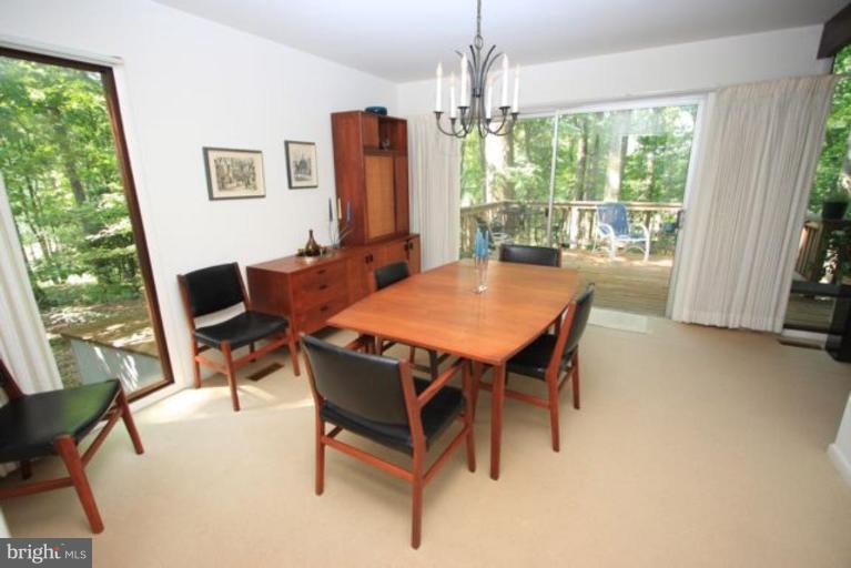 1704 Putter Lane Reston, VA 20190 - Photo 4 of 26 Dining Room