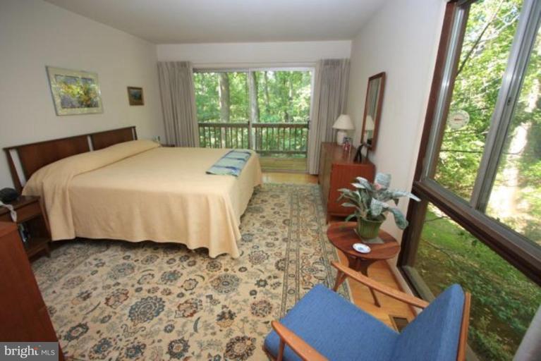 1704 Putter Lane Reston, VA 20190 - Photo 9 of 26 Master Bedroom