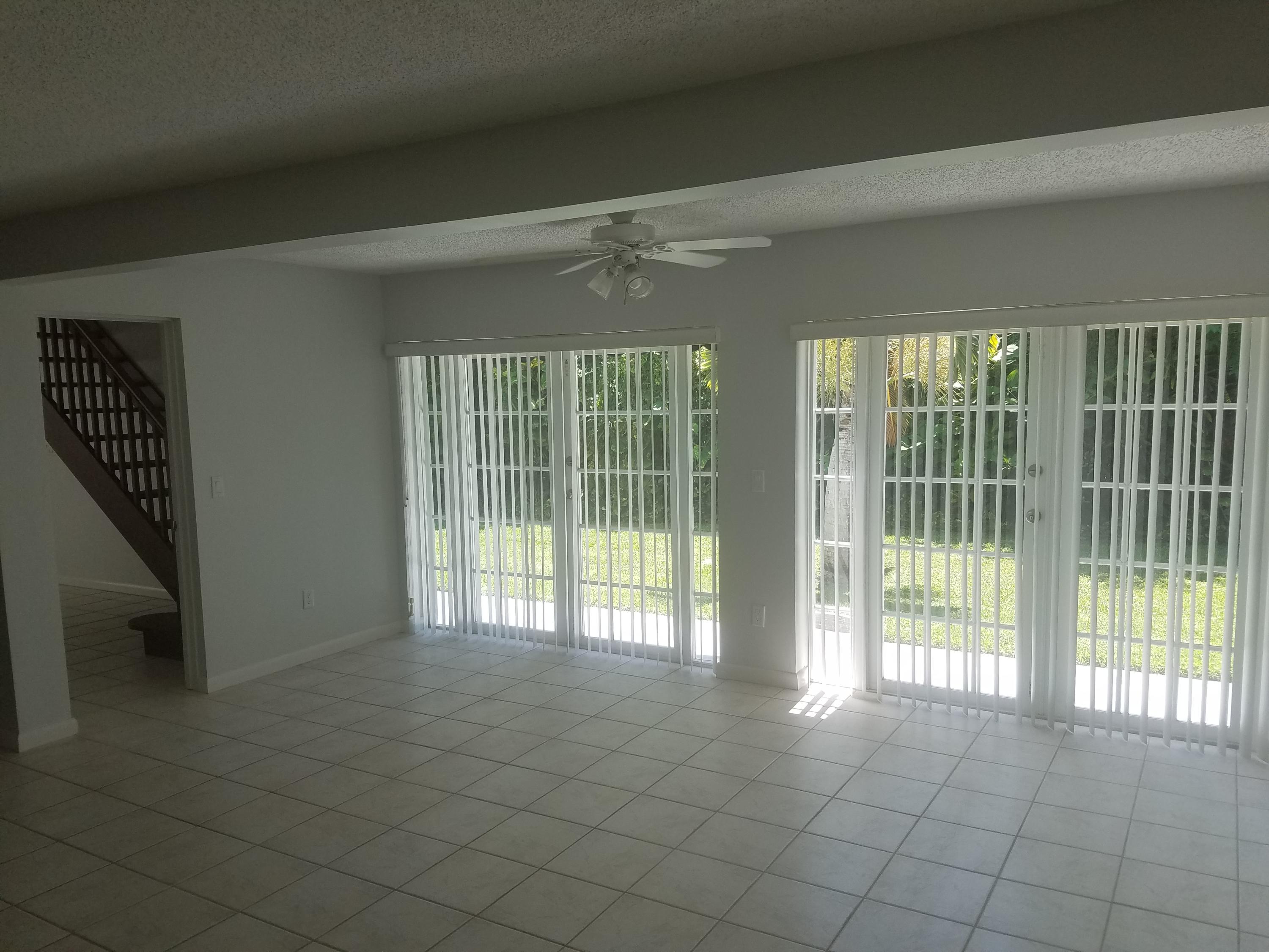 181 Northeast Wavecrest Way Boca Raton, FL 33432 - Photo 4 of 31 20170901_131157