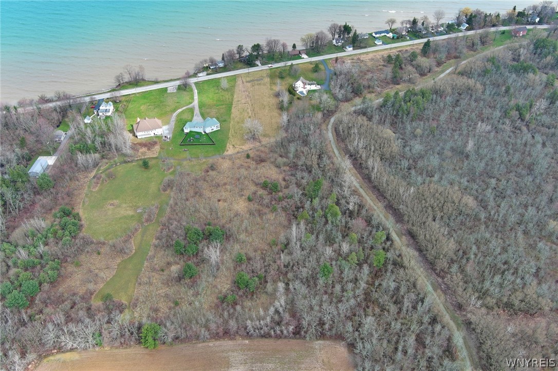4286 East Lake Road Wilson, NY 14172 - Photo 3 of 9