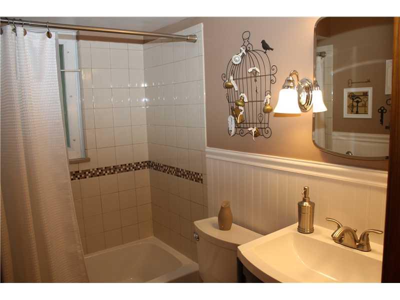 381 Manor Road Wexford, PA 15090 - Photo 14 of 21 Full Bath.