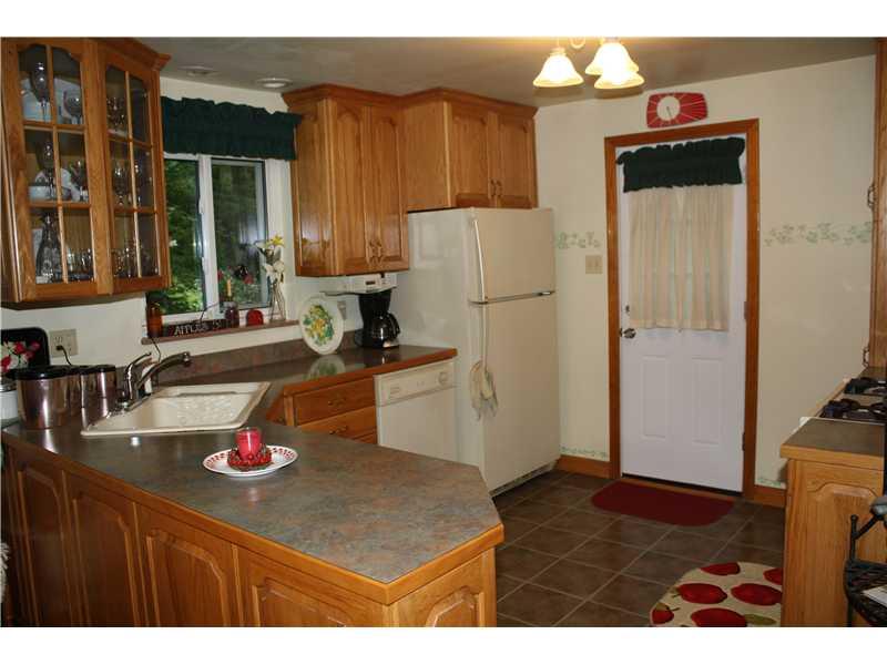 381 Manor Road Wexford, PA 15090 - Photo 8 of 21 Kitchen.