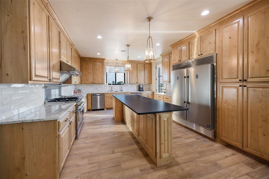 4251 Refuge Road Sherman, TX 75092 - Photo 10 of 37 Gallery Image 10