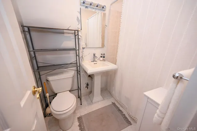 $339,000 | 200 Atlantic Avenue, Unit 212, Lynbrook, NY 11563