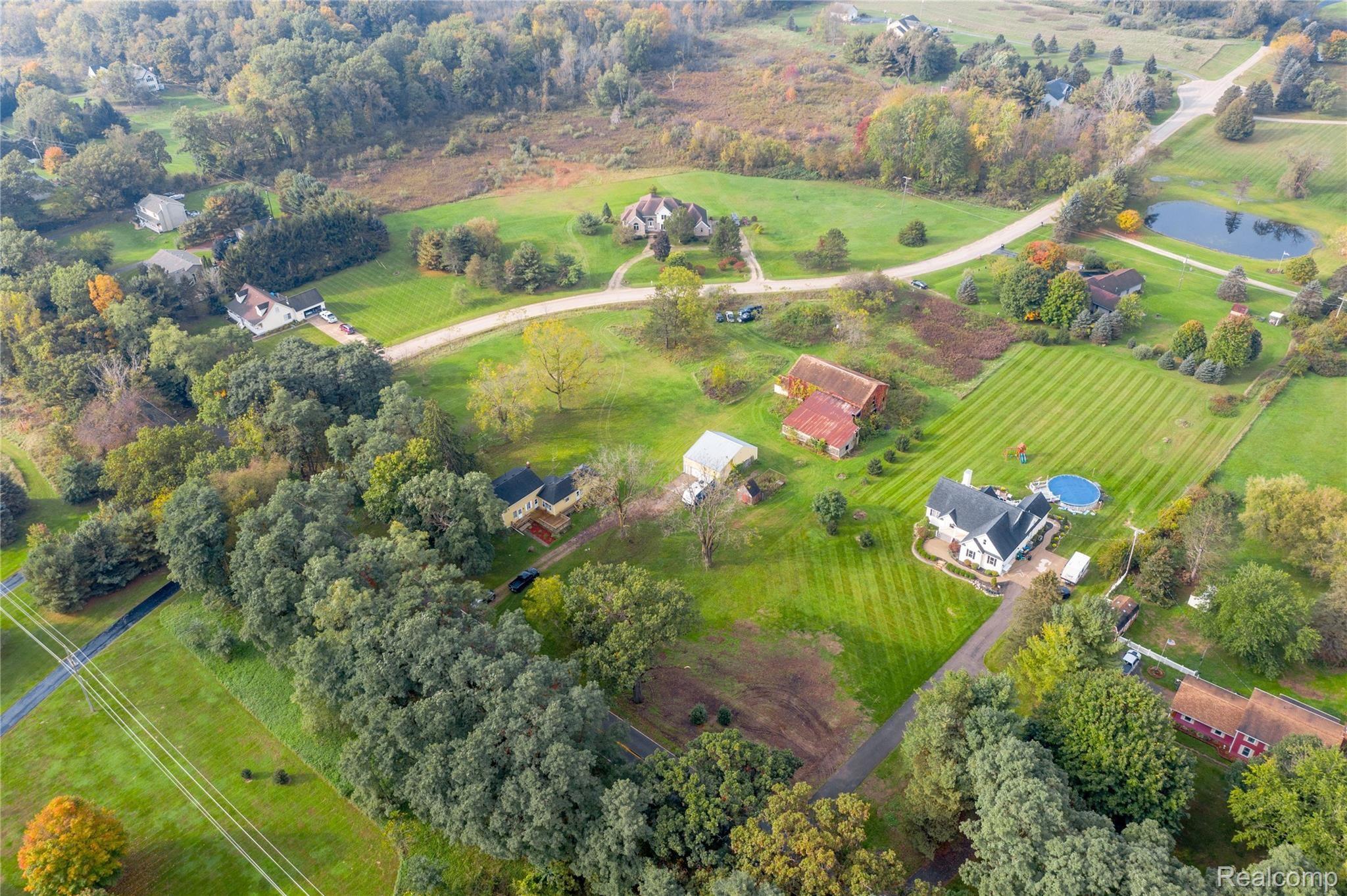 2816 County Farm Road Howell, MI 48843 - Photo 29 of 30 Exteriors (2 of 20).jpg