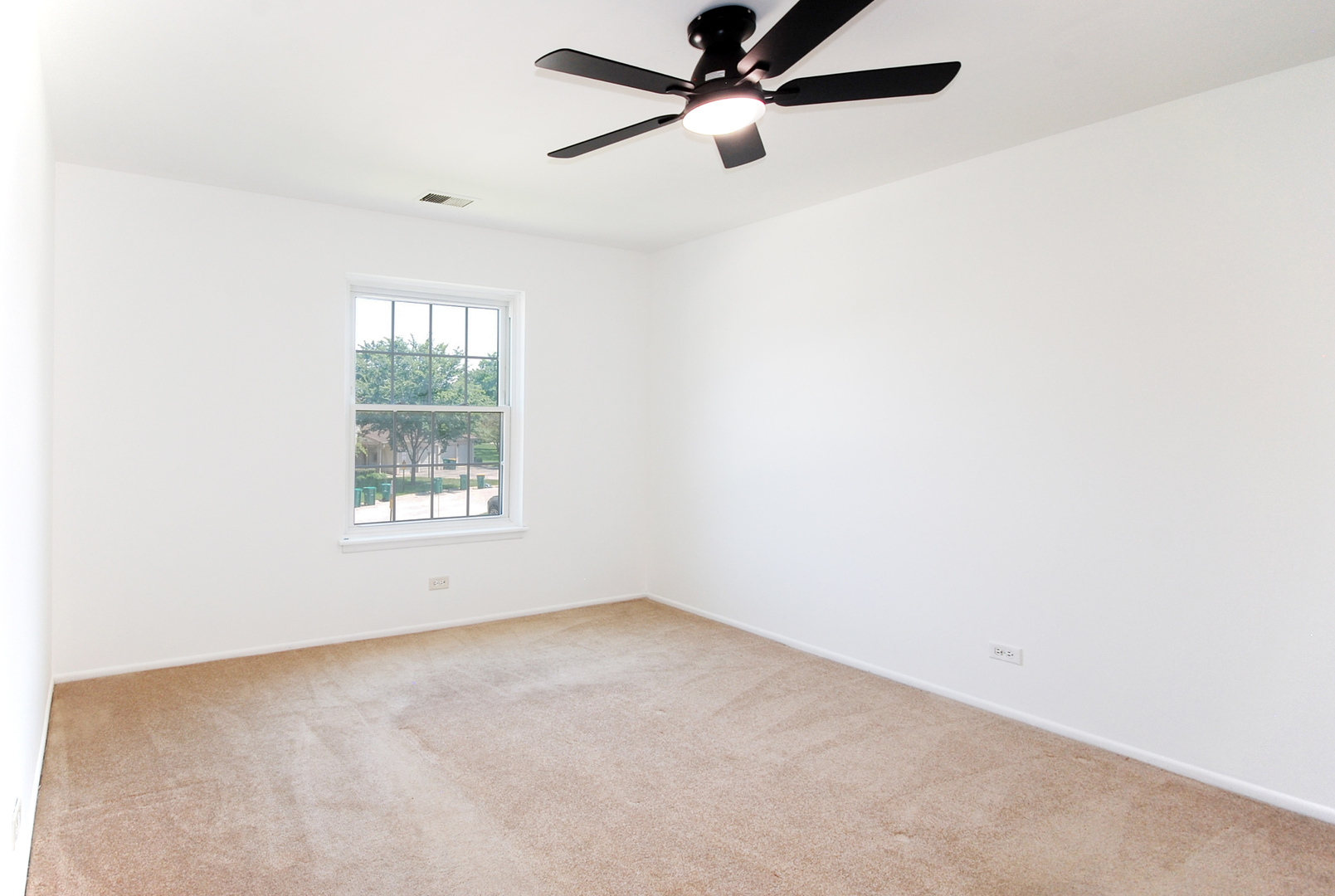 552 Greystone Lane, Unit C2 Wheeling, IL 60090 - Photo 10 of 21