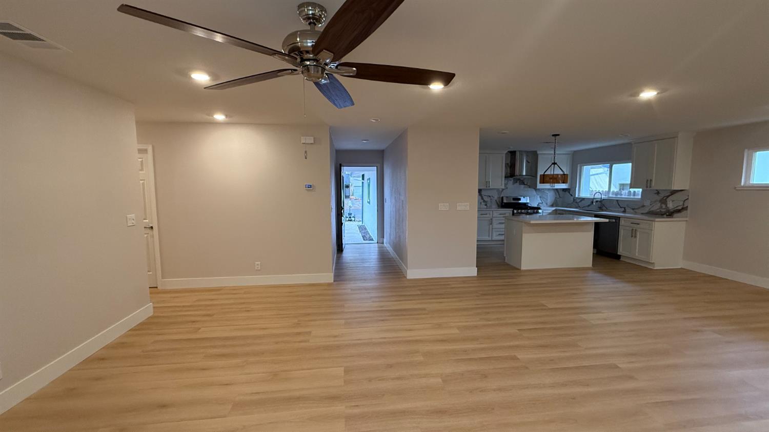 273 Riverside Drive Woodland, CA 95695 - Photo 7 of 33