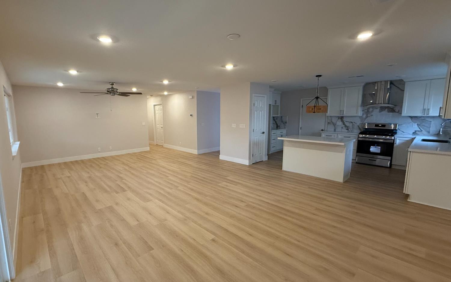 273 Riverside Drive Woodland, CA 95695 - Photo 8 of 33