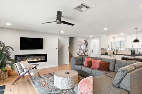 $1,105,000 | 8602 East Mitchell Drive, Scottsdale, AZ 85251