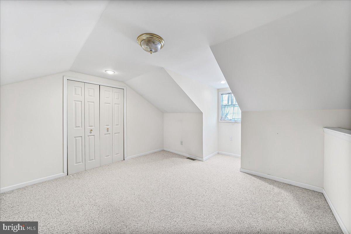 15 Colonial Circle Aston, PA 19014 - Photo 18 of 30 an empty room with windows