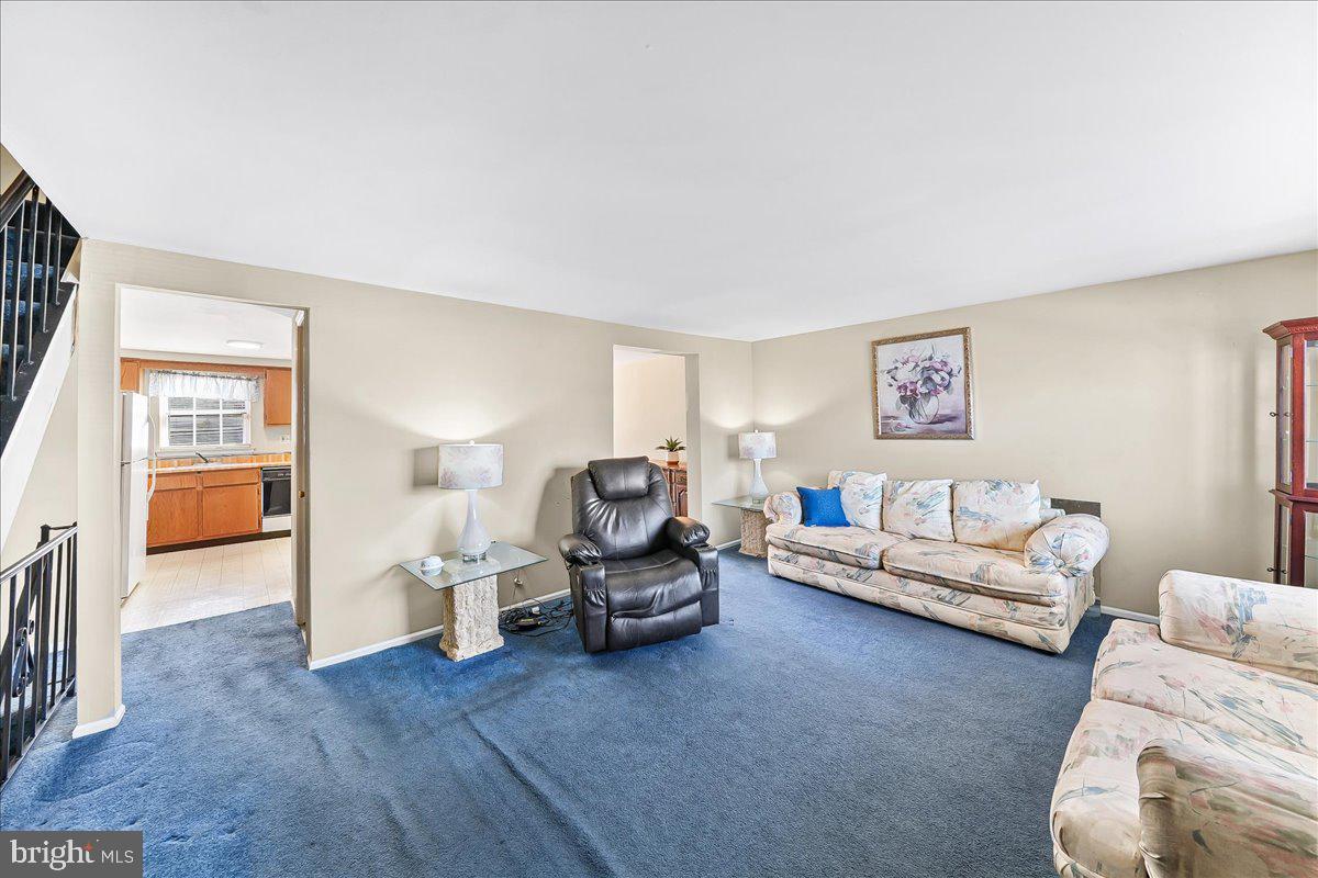 15 Colonial Circle Aston, PA 19014 - Photo 3 of 30 a living room with furniture and a window