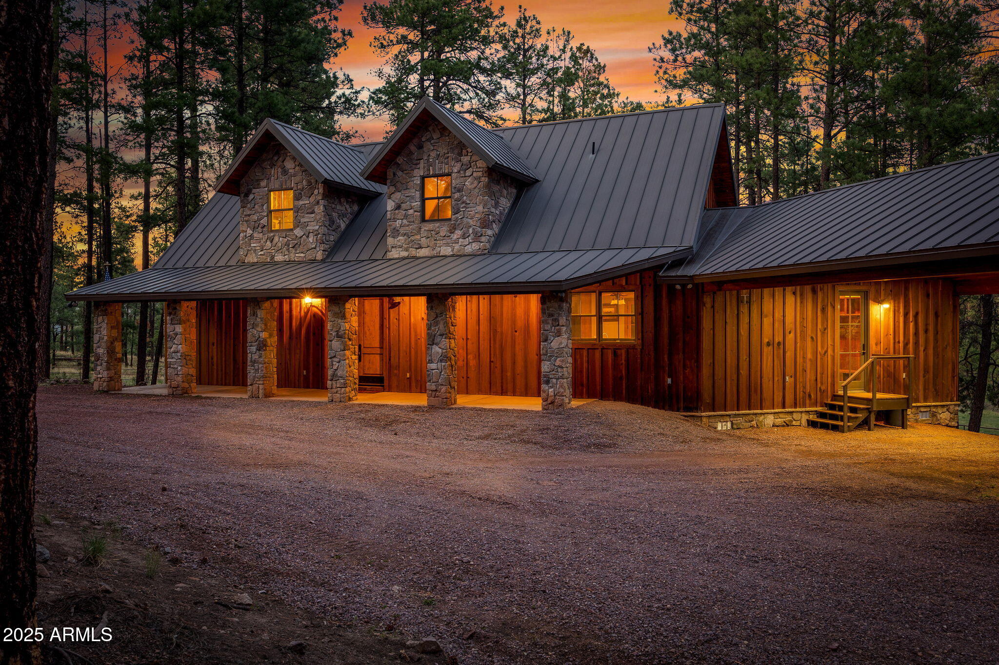 36 County Road N2147 Alpine, AZ 85920 - Photo 4 of 47 a view of an house with backyard space and a tree