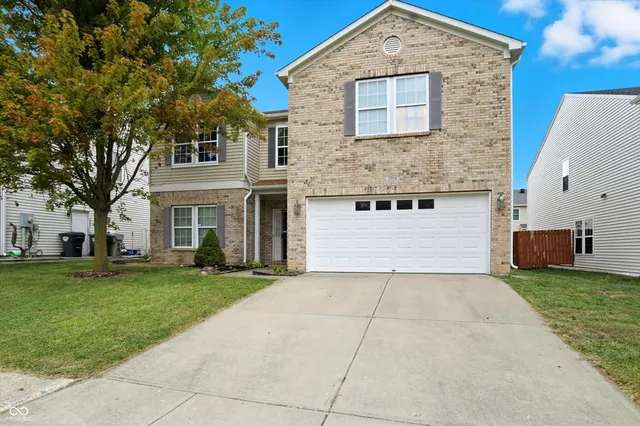 $349,900 | 2954 Holiday Way, Greenwood, IN 46143