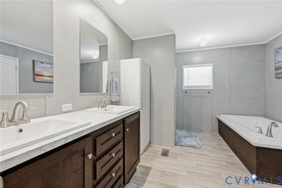 8952 White Oak Church Road Wilsons, VA 23894 - Photo 24 of 37 Soaking Tub