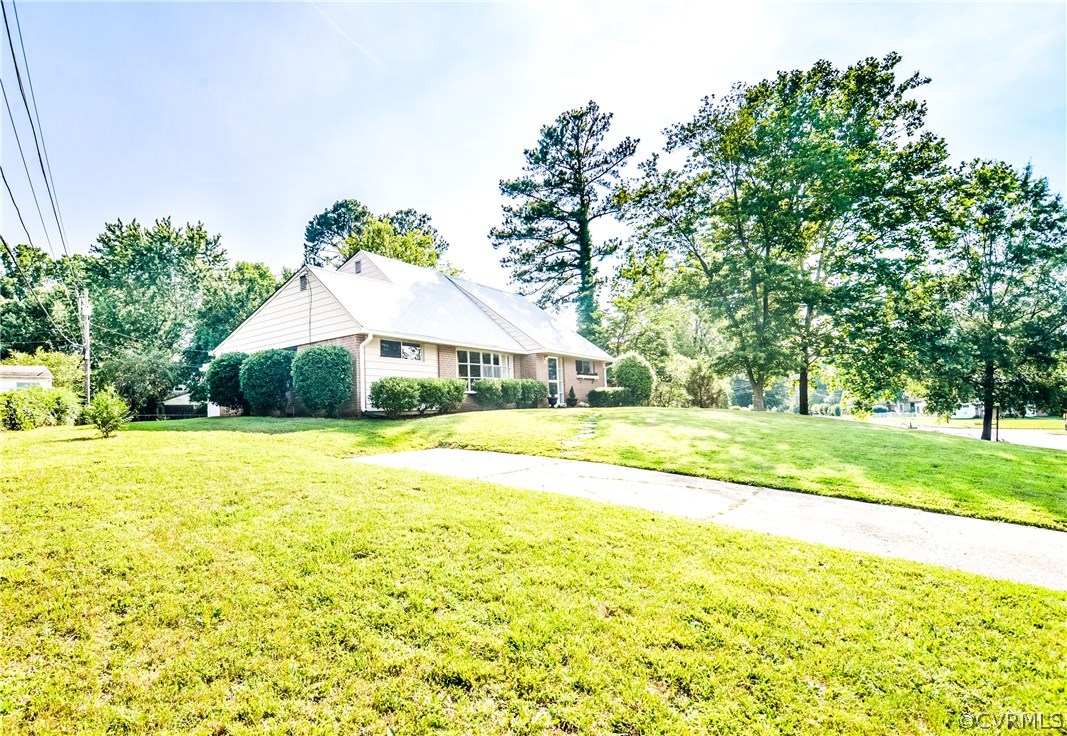9203 Mapleway Road Henrico, VA 23229 - Photo 2 of 30 Gallery Image 2