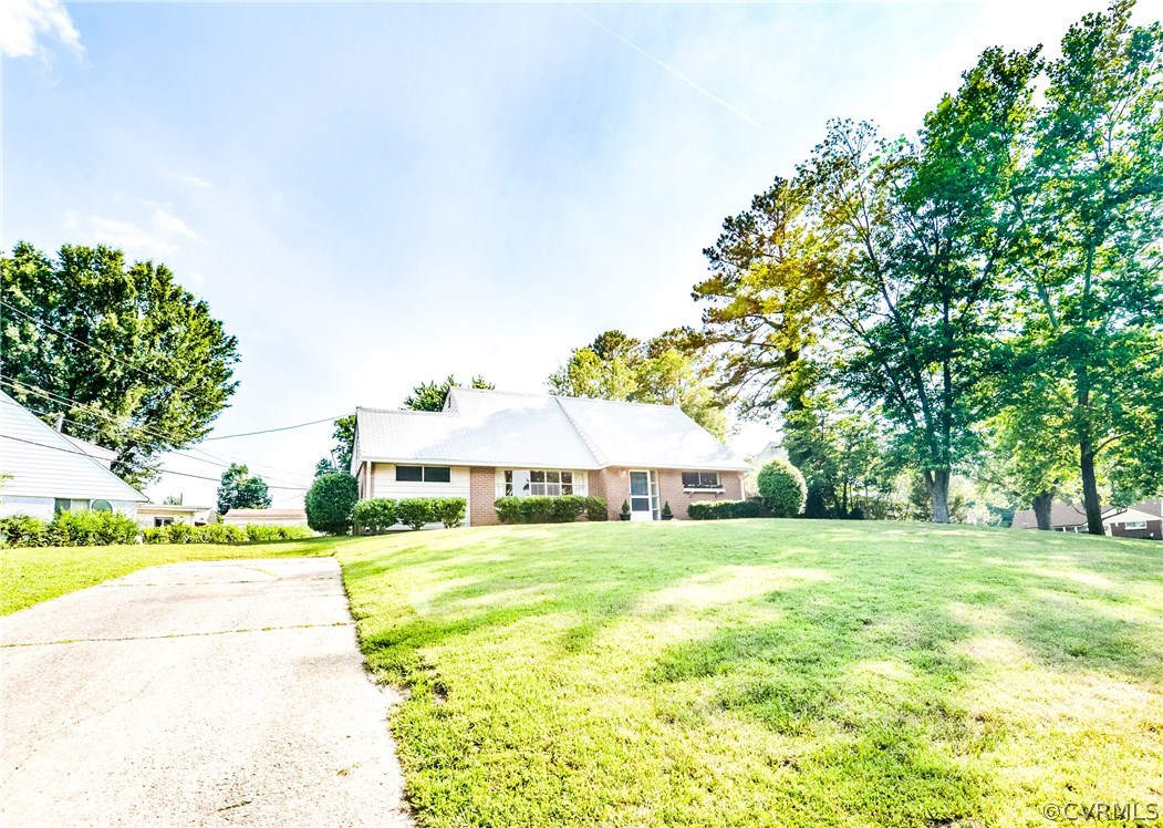 9203 Mapleway Road Henrico, VA 23229 - Photo 3 of 30 Gallery Image 3