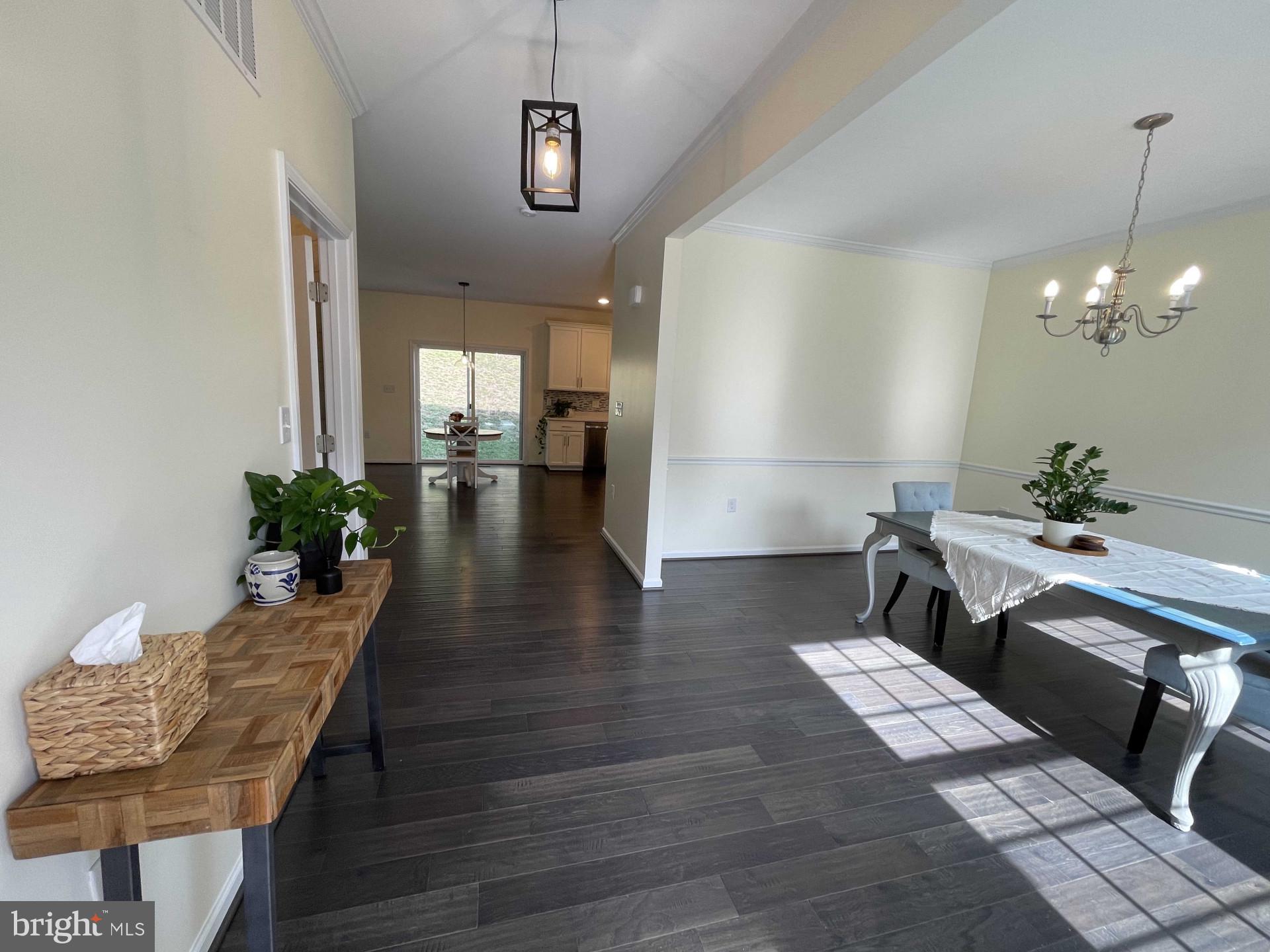 1035 Masters Drive Cross Junction, VA 22625 - Photo 8 of 35