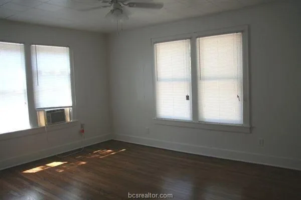 $1,000 | 814 Banks Street, Unit A, Bryan, TX 77803