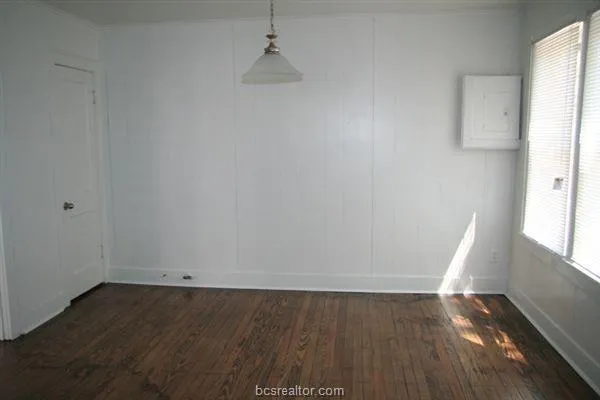 $1,000 | 814 Banks Street, Unit A, Bryan, TX 77803