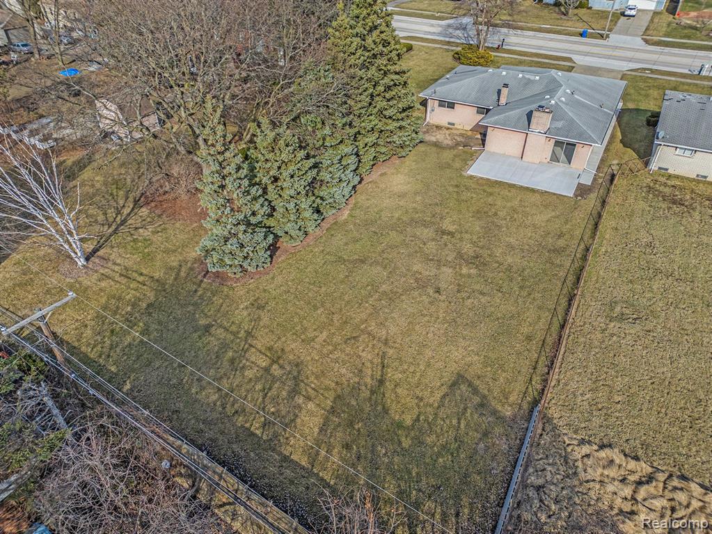 27235 Bunert Road Warren, MI 48088 - Photo 9 of 23