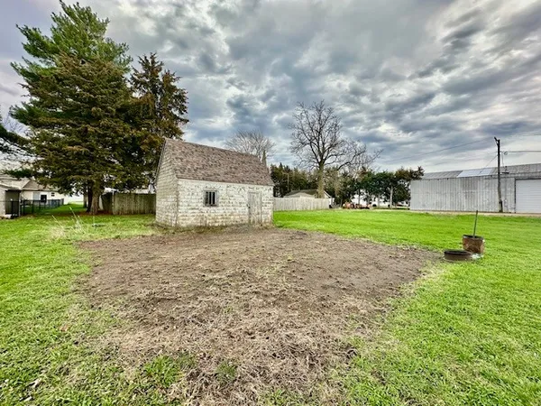 $169,900 | 756 2nd Street, West Brooklyn, IL 61378