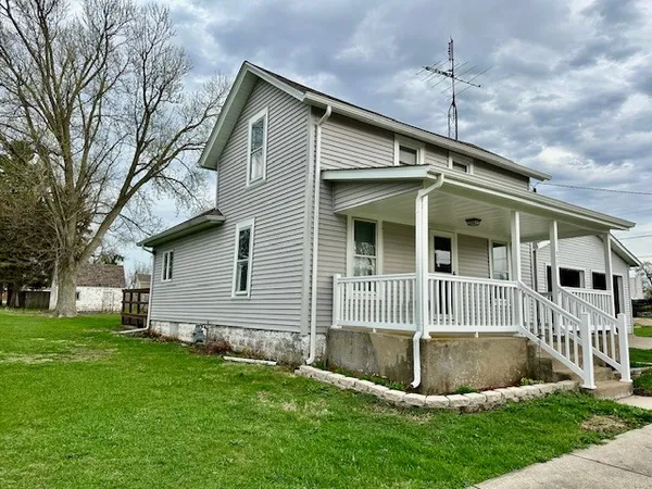 $169,900 | 756 2nd Street, West Brooklyn, IL 61378